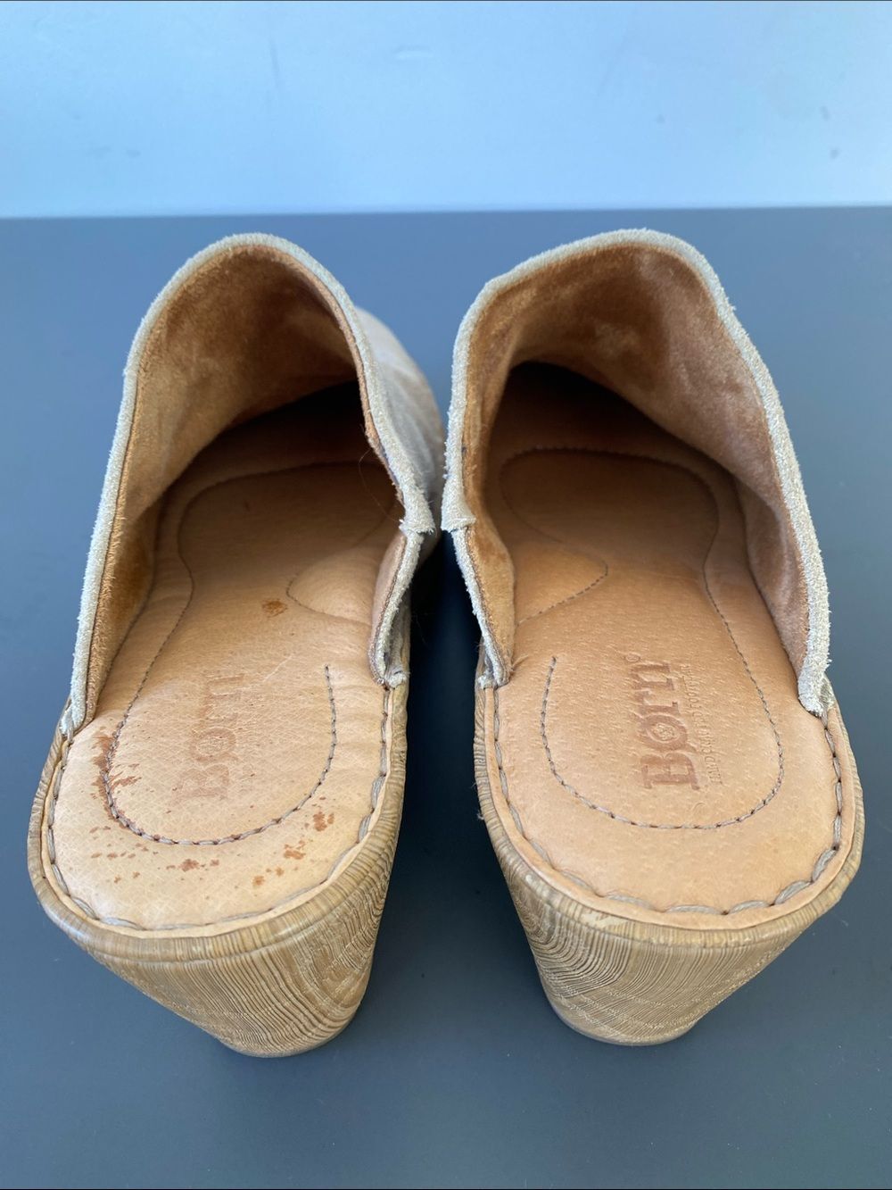 Born Taupe Suede Wedge Clogs Sz 10 Boho Cottage Western Coastal Casual Versatile - Picture 6 of 15